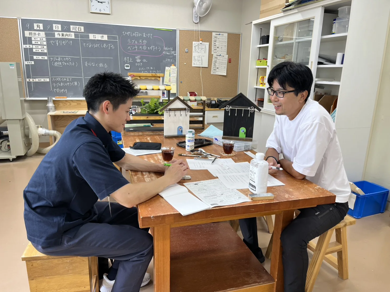 木工作品をとおした知的障がいのある作り手と地域のつながりを考えるプロジェクトの活動風景